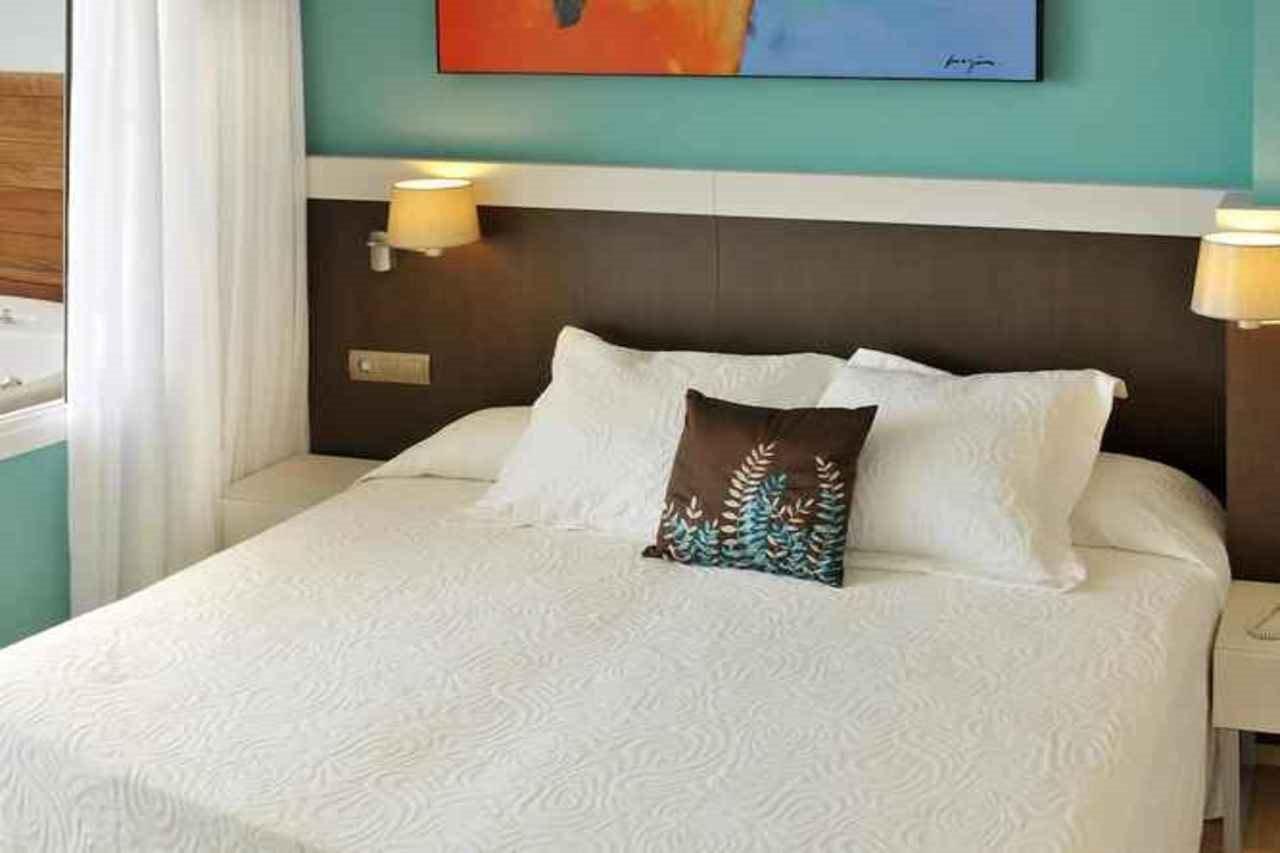 Oasis Park Junior Hotel 4*